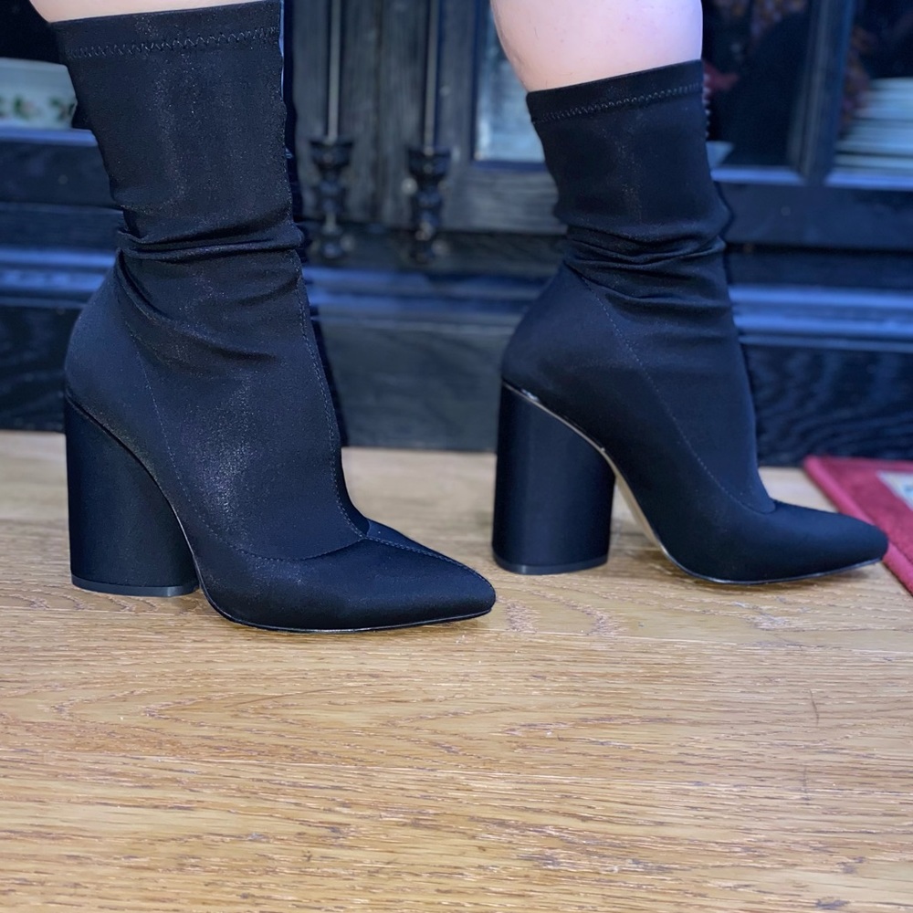 Pretty Little Thing boots